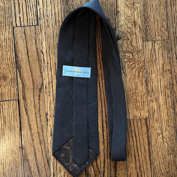 Balmain Couture Men’s Brown Silk Necktie. - Picture 2 of 4